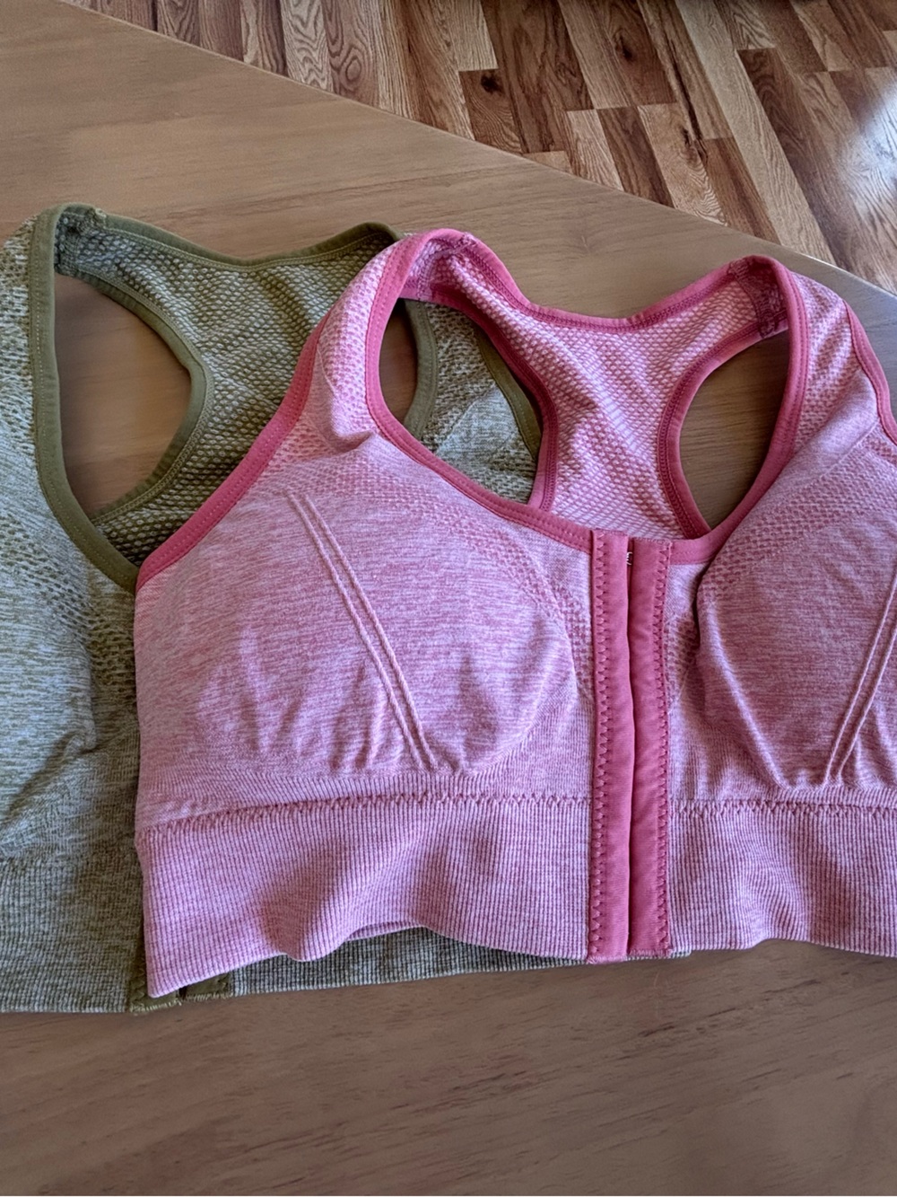 Front-Closure Pink Seamless Sports Bra - Women Intimates & Sleepwear